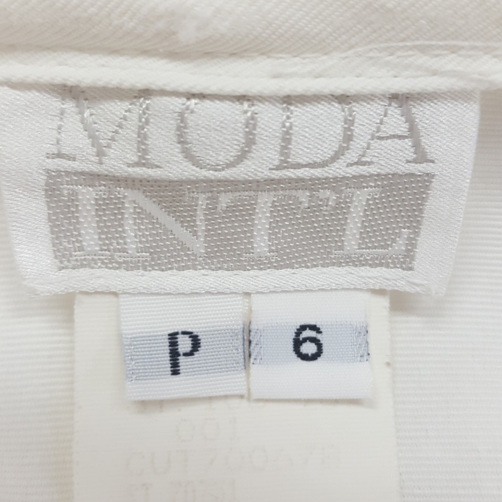 Like new. Cream lace two-piece outfit petite 6 - Picture 5 of 5